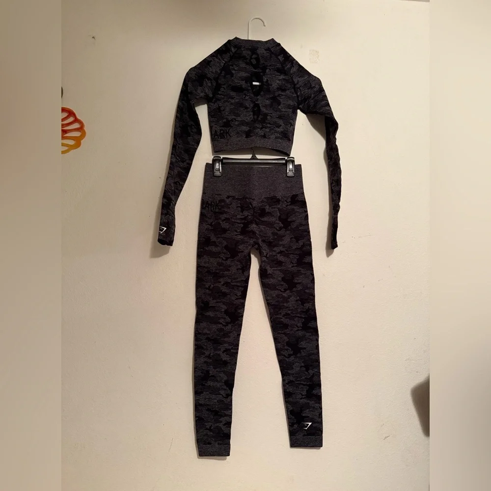 Gymshark womens Black Camo Leggings Set - Picture 2 of 6